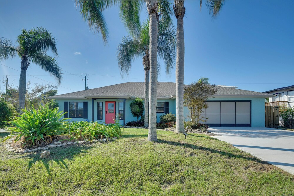 Walk to Beach! Palm Coast Oasis w/ Pool