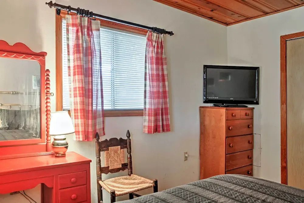 Ruidoso Cabin w/ Sunroom, Surrounded By Wildlife!