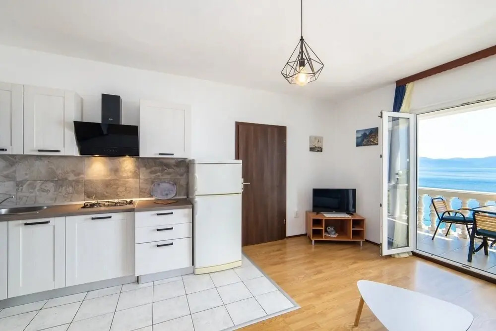 More - 60m From the sea - A3 Sime