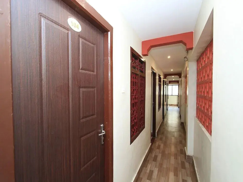 OYO Flagship 16691 Hotel Chakkaravarthi