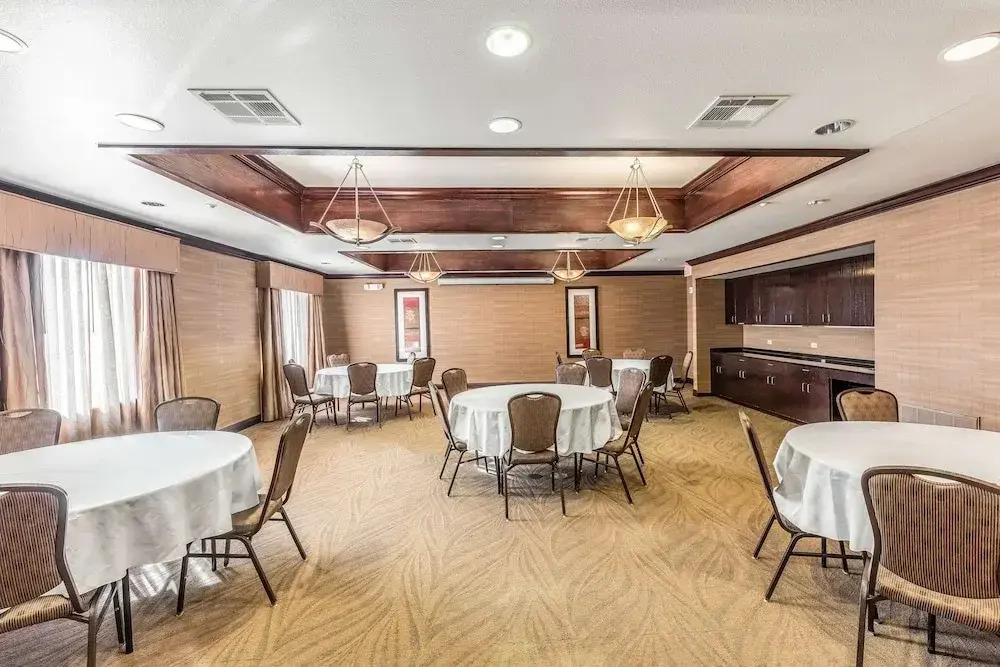 Holiday Inn Express & Suites Mineral Wells