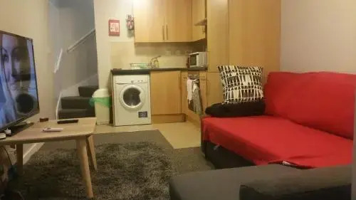 Lower Cathedral Road Apartment