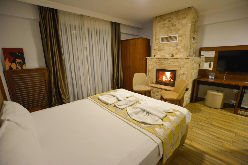 Hill River Hotel