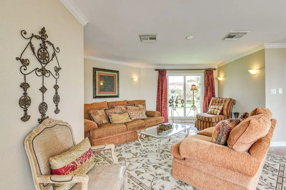 Lakefront Houston House - 1 Mi to Space Center!
