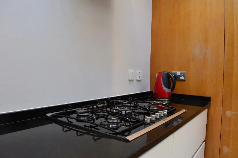 2 Bedroom Maisonette House Close to Hyde Park