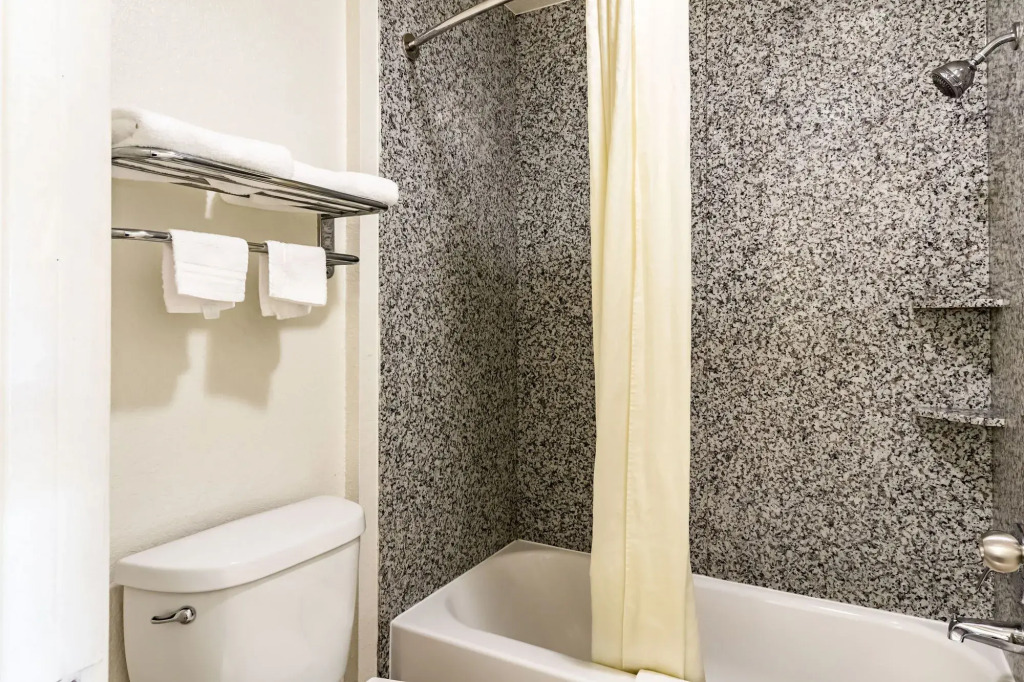 Econo Lodge Near Lackland Air Force Base-SeaWorld