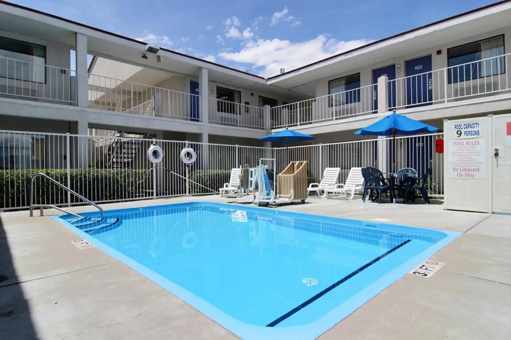 Motel 6 Albuquerque - Coors Road