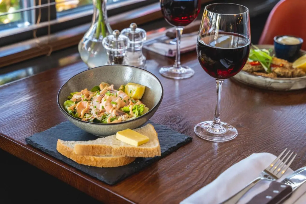 Harpers Steakhouse with Rooms, Southampton Swanwick Marina