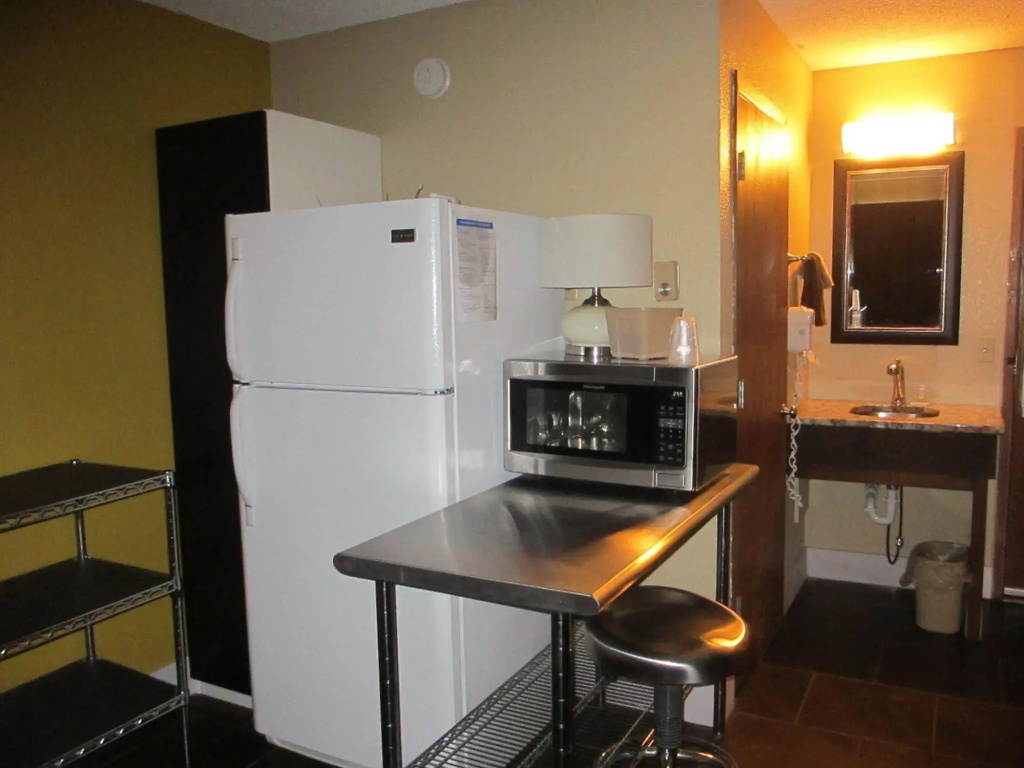 Riverside Suites