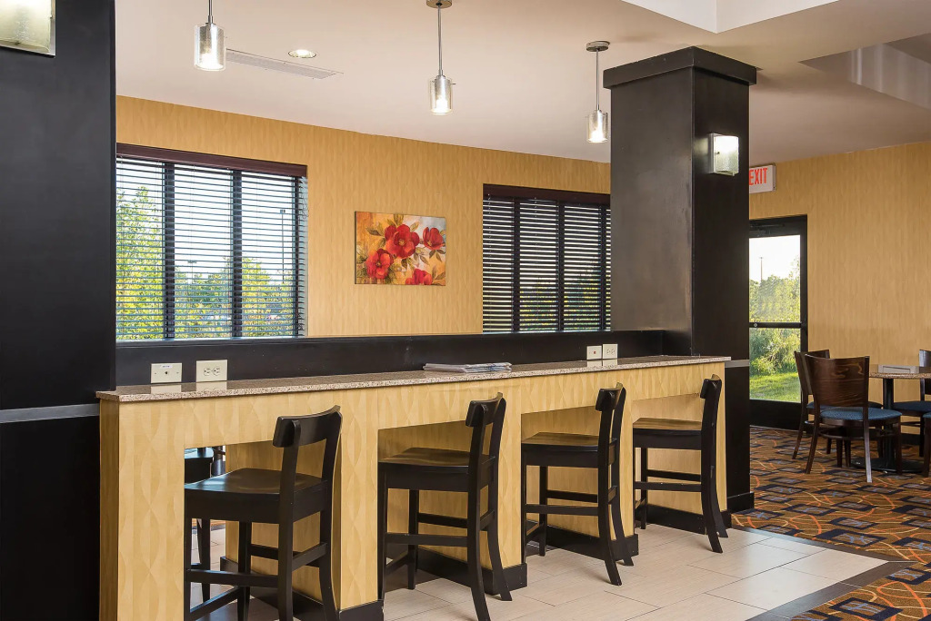Holiday Inn Express and Suites Lafayette East by IHG