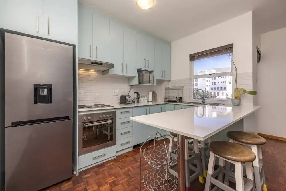 Centrally Located 2 Bedroom Apartment in Cape Town