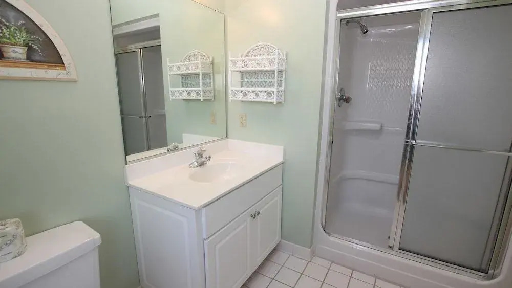 Lakeview - 5 Br Home