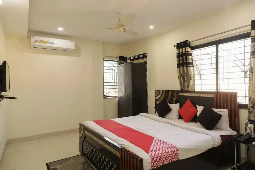 Uk Service Apartment by OYO Rooms