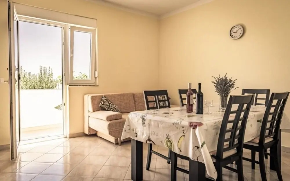 Domagoj - on the Beach - A2 Narancasti