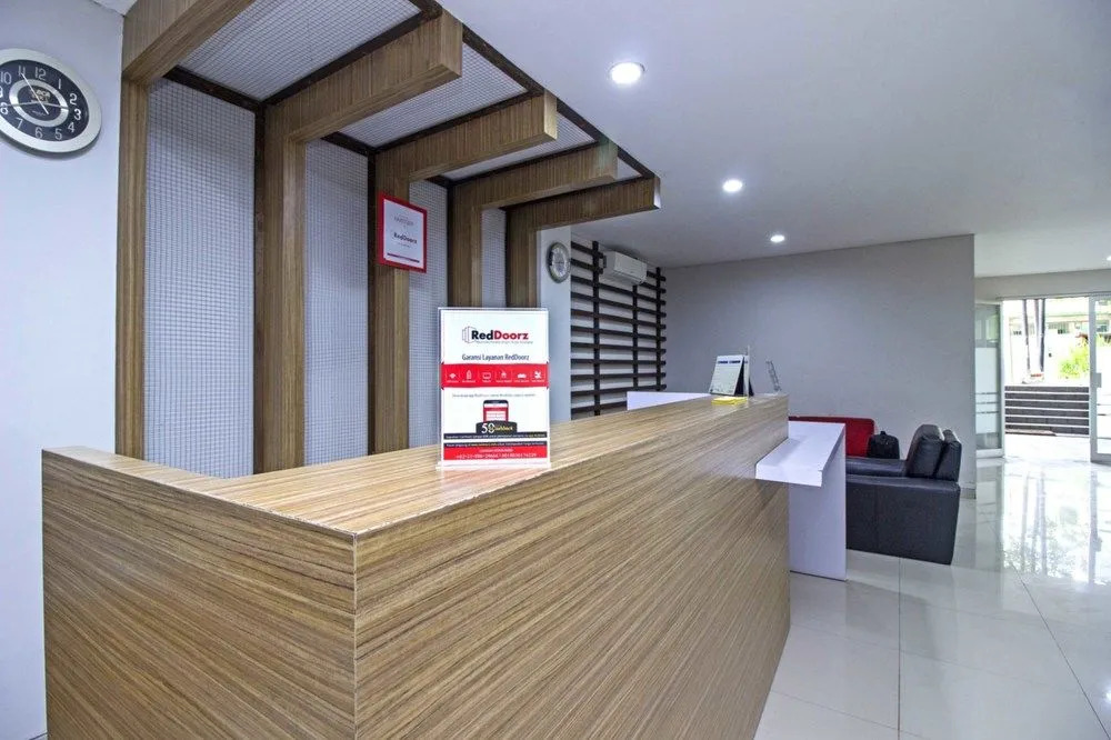 RedDoorz Plus @ Cibogo Bawah 2