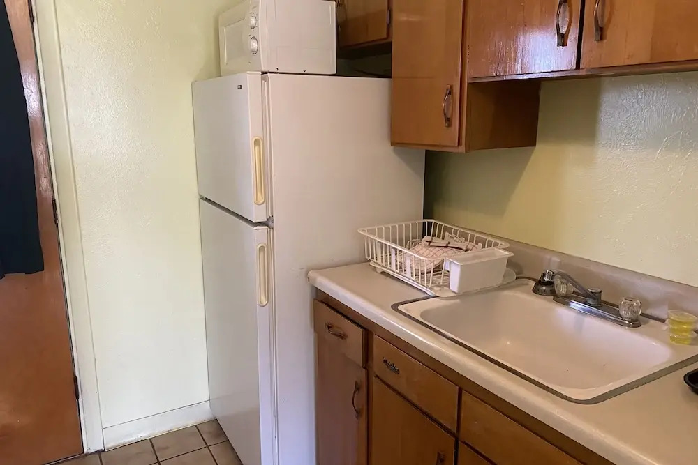 Desert Grove Inn and Suites