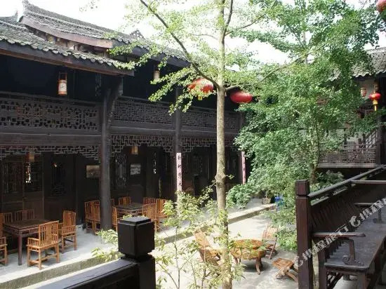 Huaxia Water Wharf Inn