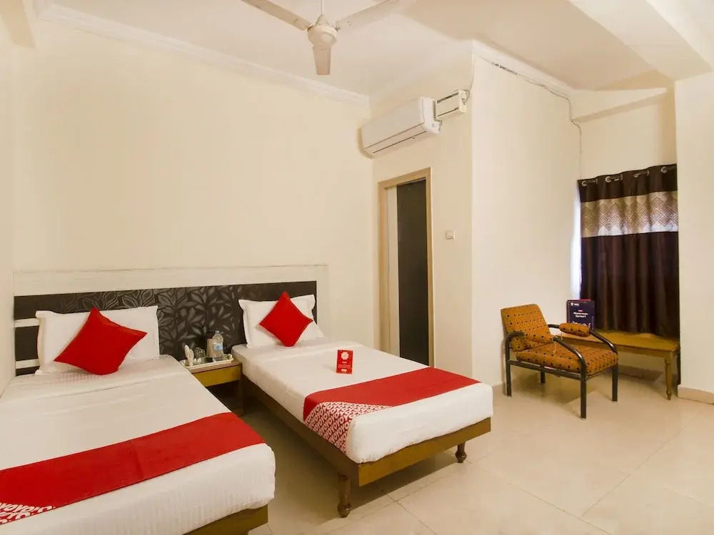 OYO 11321 Hotel Goutham Residency