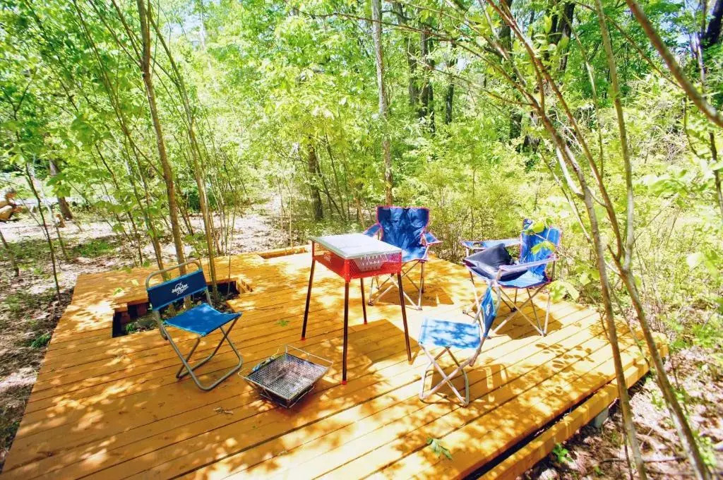HARUNA CABIN 森の中のログハウス 、広々ウッドデッキでBBQ、公園散策、北軽井沢観光