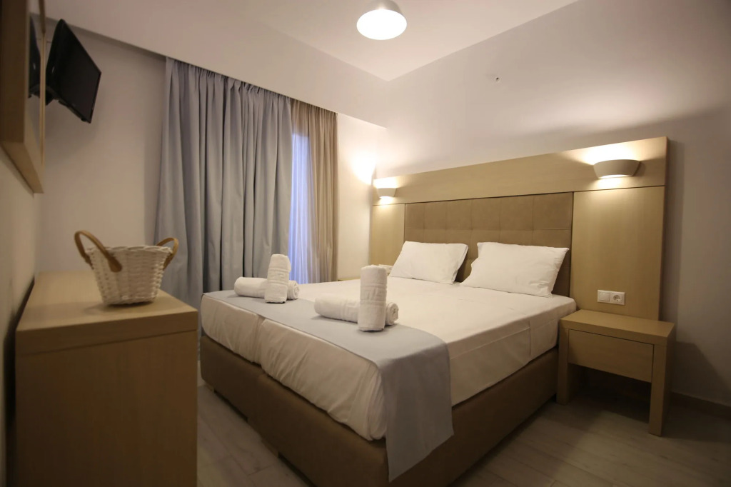 Evi Suites & Villas