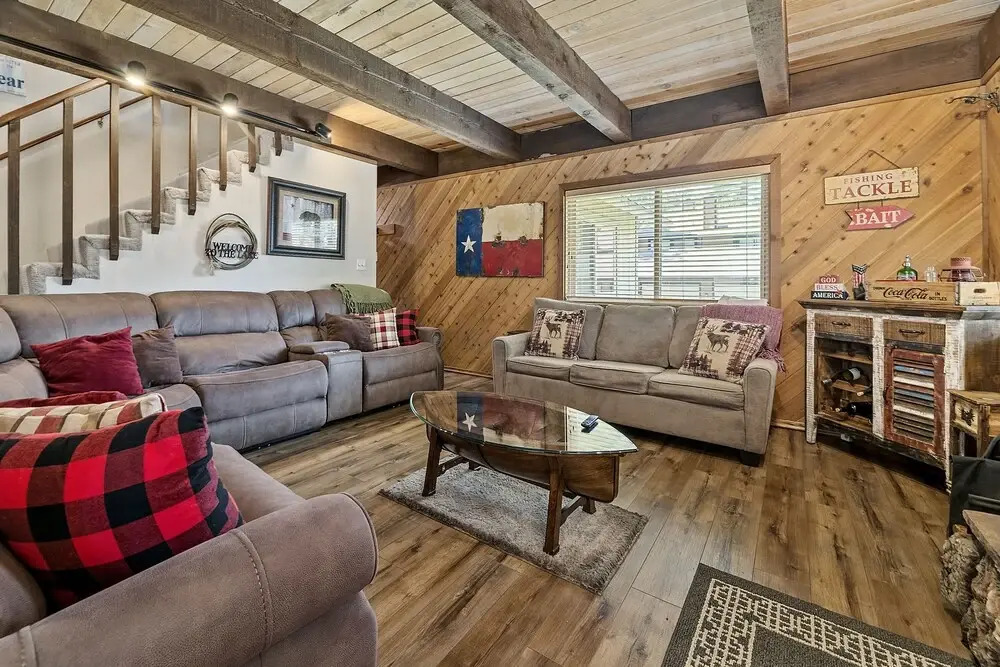 Summit Mountain Lodge - Amazing Location Just Down The Street From Snow Summit! 4 Bedroom Home