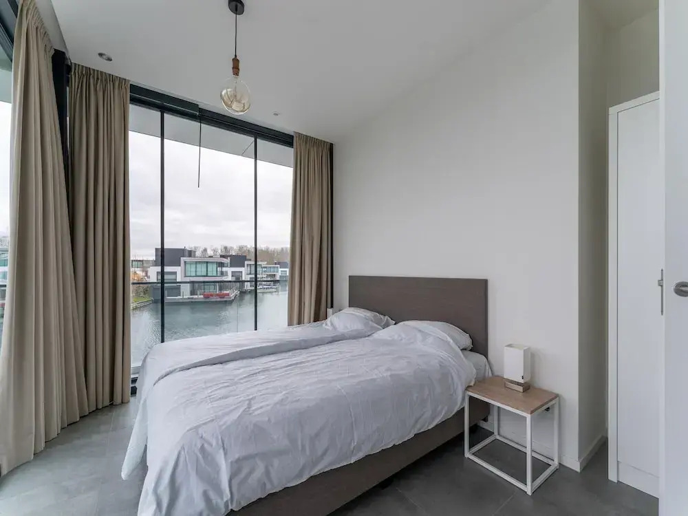Waterfront holiday home in Arnemuiden