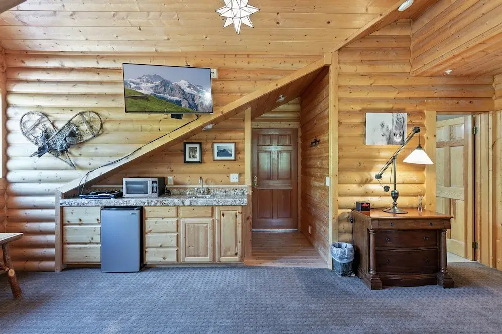Chaparral at Deer Valley Resort - Three Bedroom Condo with Hot Tub #102 3 Condo