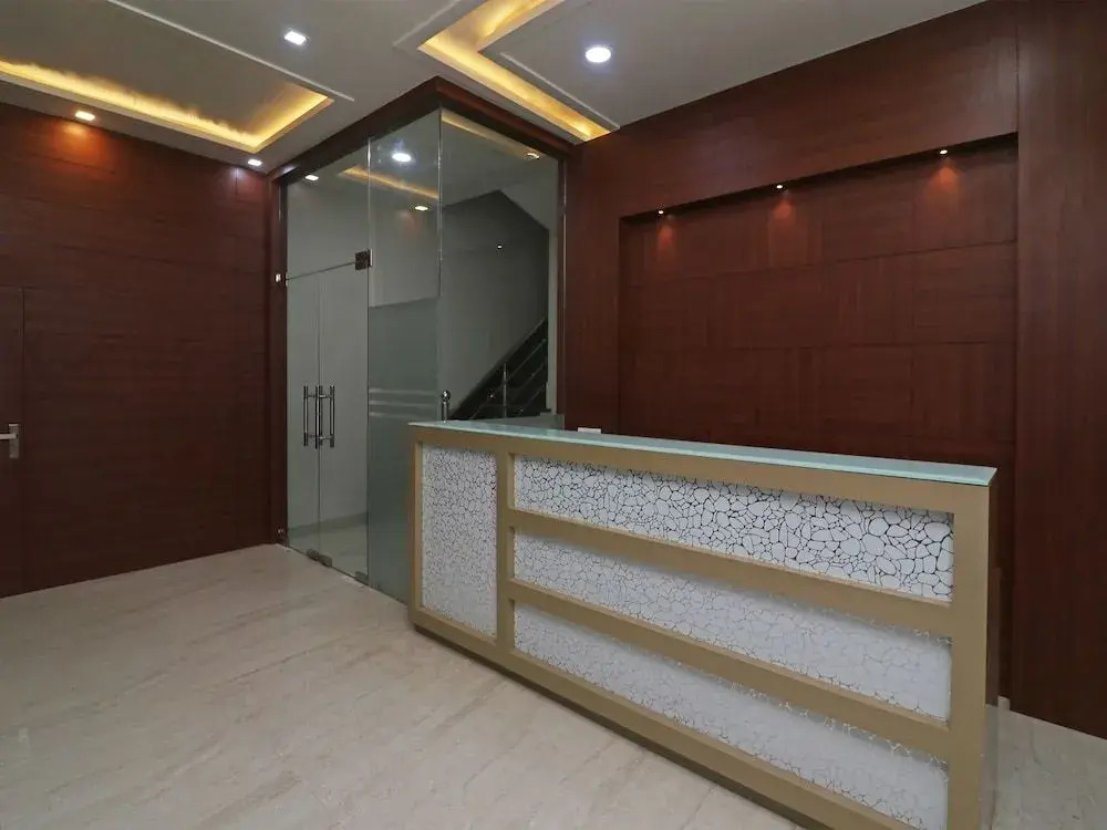 OYO 22979 Saffron Hotel