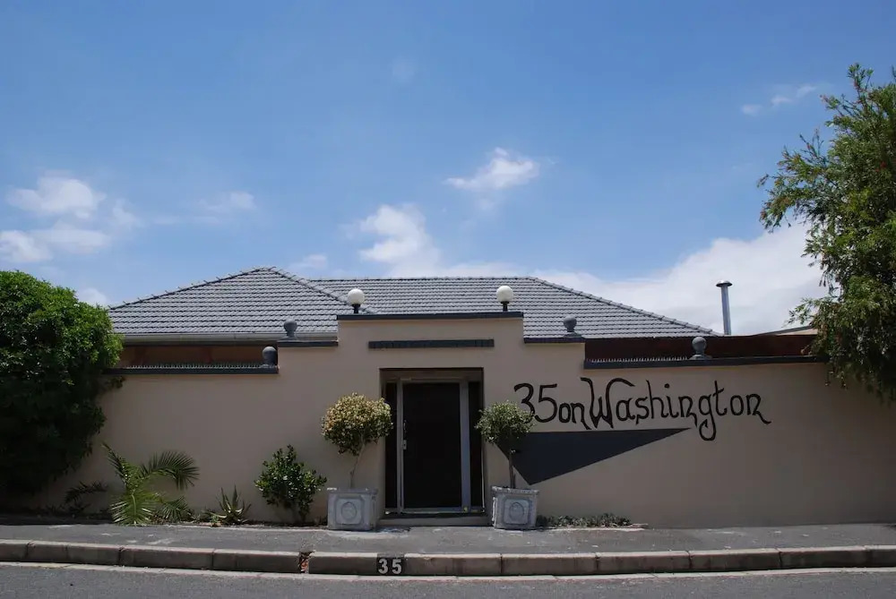 35onWashington Guesthouse