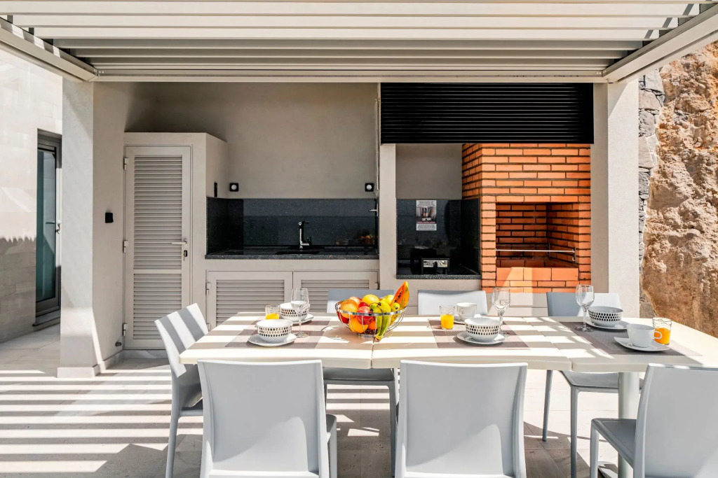 Premium Contemporary Villa, Panoramic View Over Funchal And The Sea | Grandview