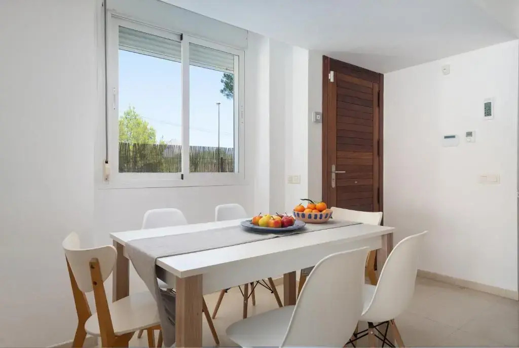 Villa Jazmin for 8 with swimming pool and beach views