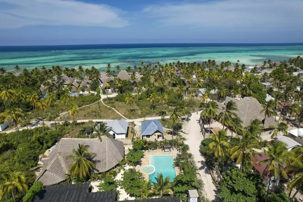 Tropical Boutique Hotel & Resto