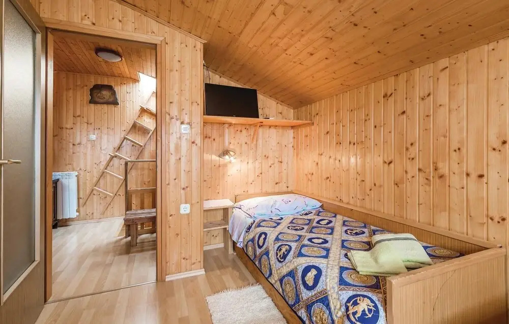 Stunning Home in Moscenicka Draga With 3 Bedrooms, Wifi and Outdoor Swimming Pool