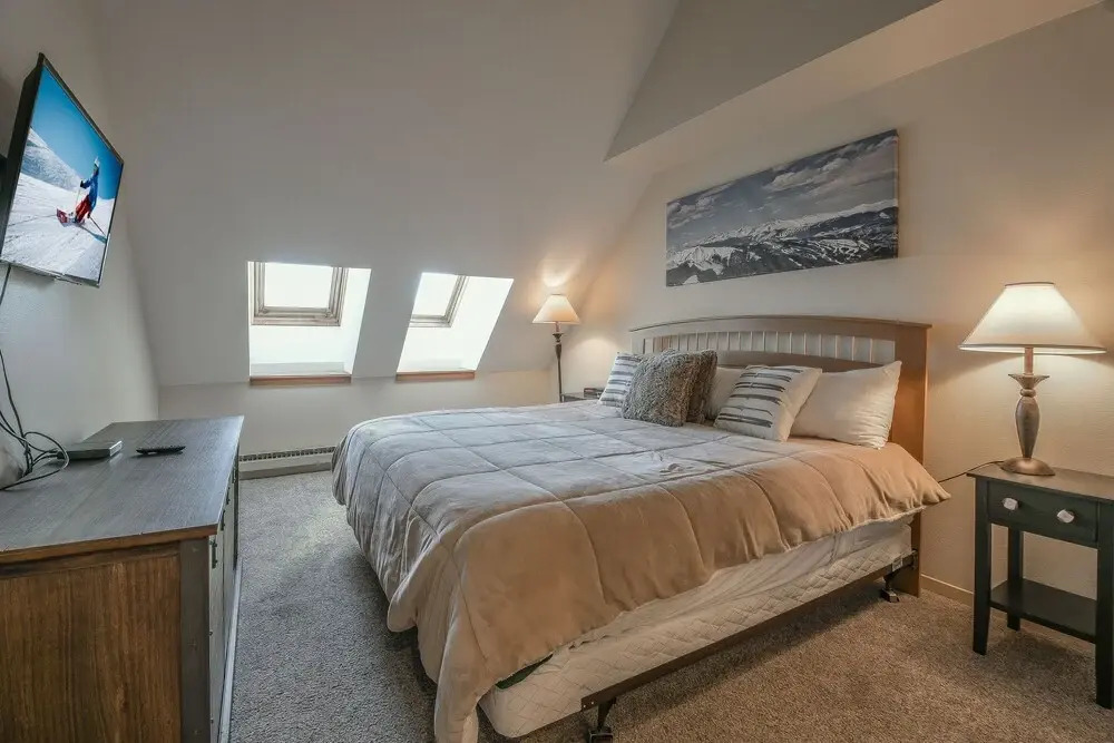 Pines 2128