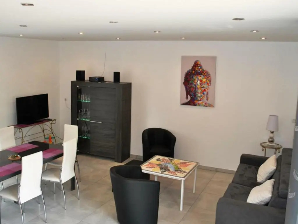 Gîte de charme en Touraine avec clim, jardin et toutes commodités incluses, proche Châteaux de la Loire - FR-1-381-102