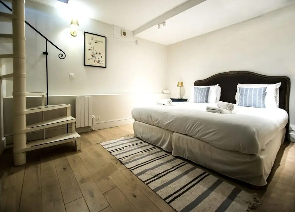 Classy Bourgeois Chic 2 Bedroom Apt in Le Marais