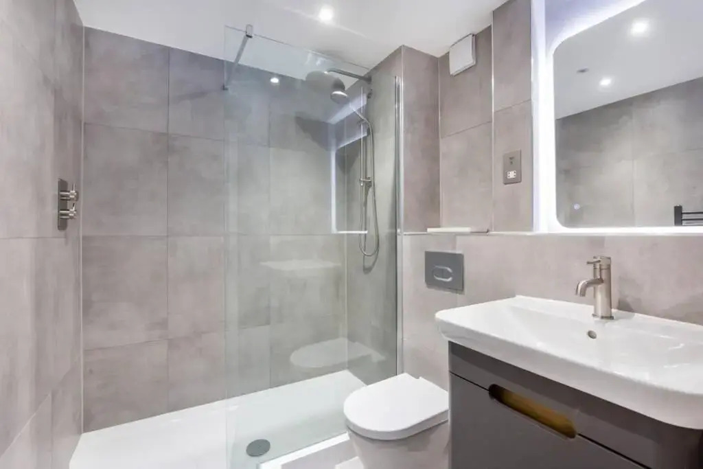2 Bedroom Penthouse - Large Balcony - Minster View