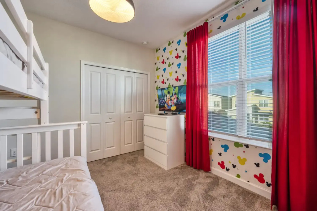 Luxury 5 bedroom House near Disney and Attractions