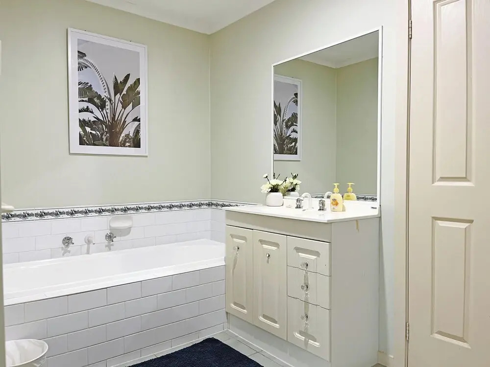 Ringwood 2BR Home