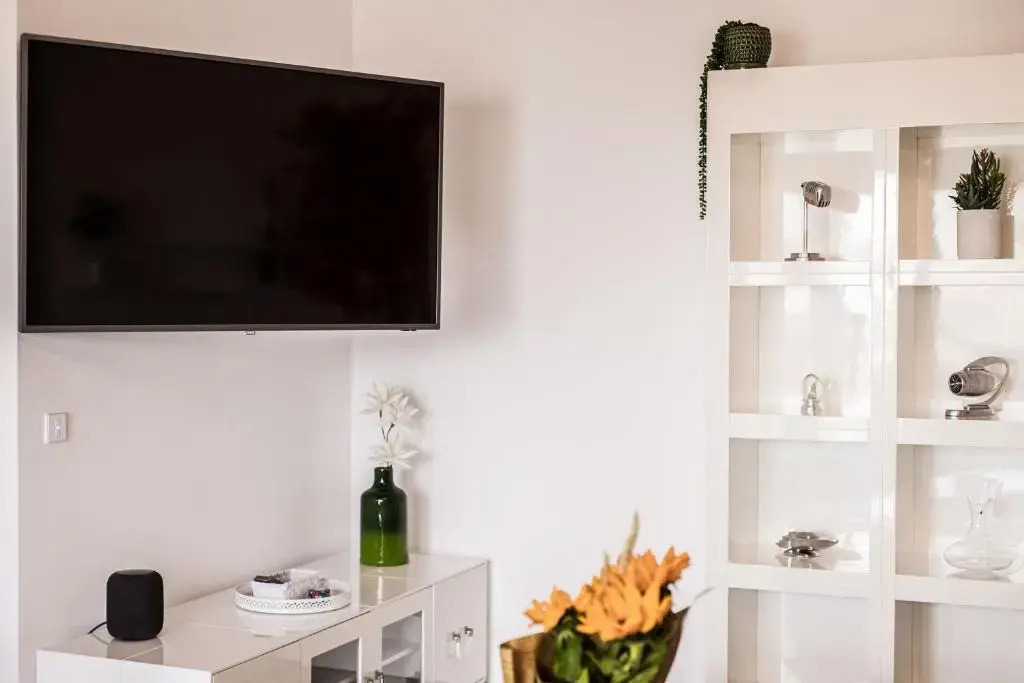 2-Room Penthouse Plaza Residence P1