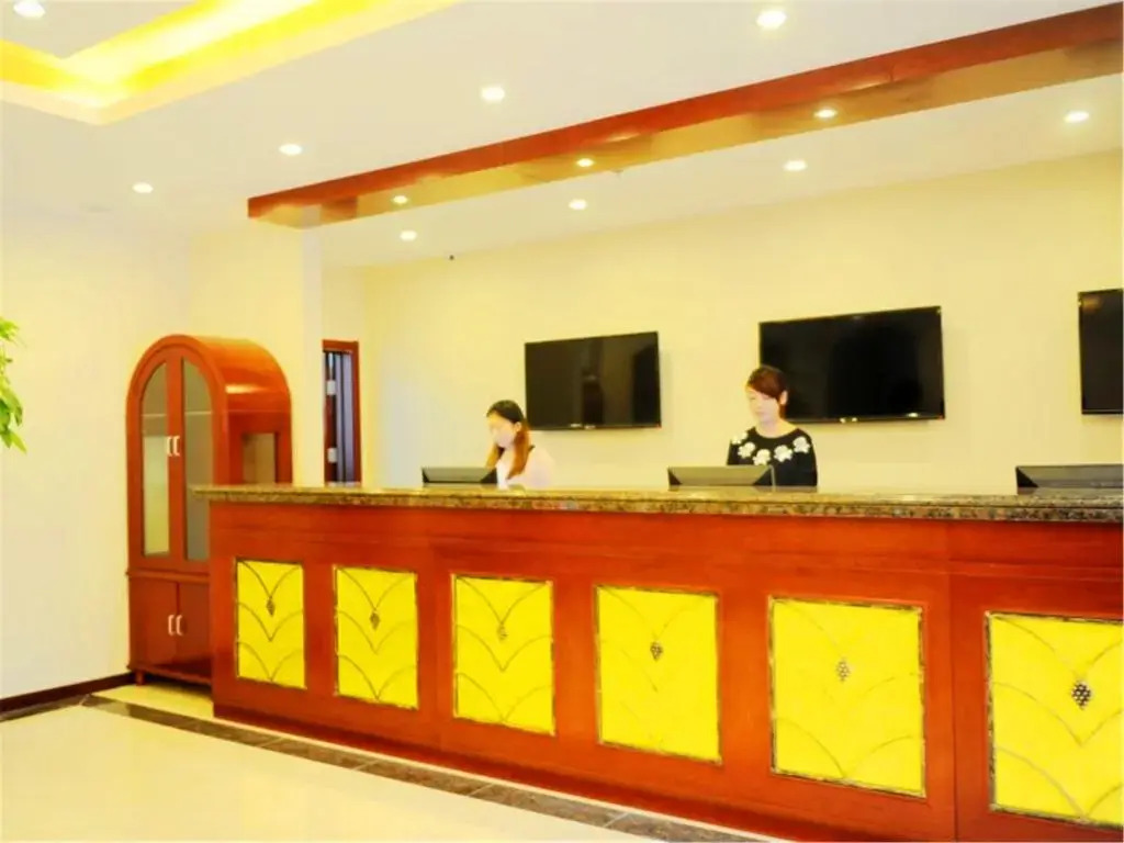 GreenTree Inn Qinhuangdao Peace Avenue Express Hotel
