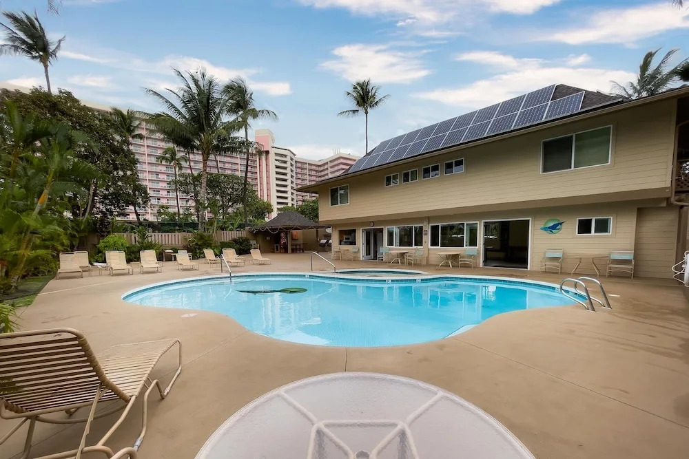 Maui Kai 908 Oceanfront 1 Bedroom 1 Condo by RedAwning