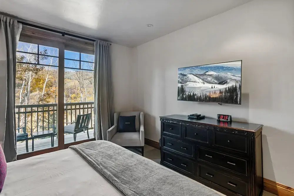 Ski-in/ski-out Retreat Hot Tub + Bunk Room 2 Bedroom Condo