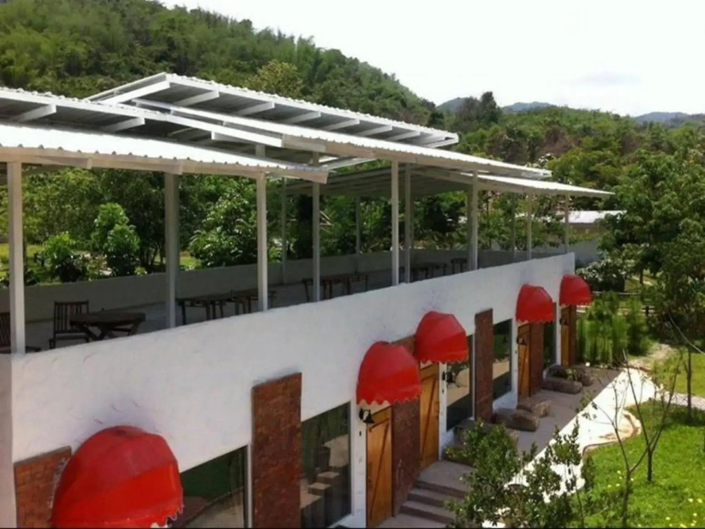 Monoko Porploen Resort Suanphung