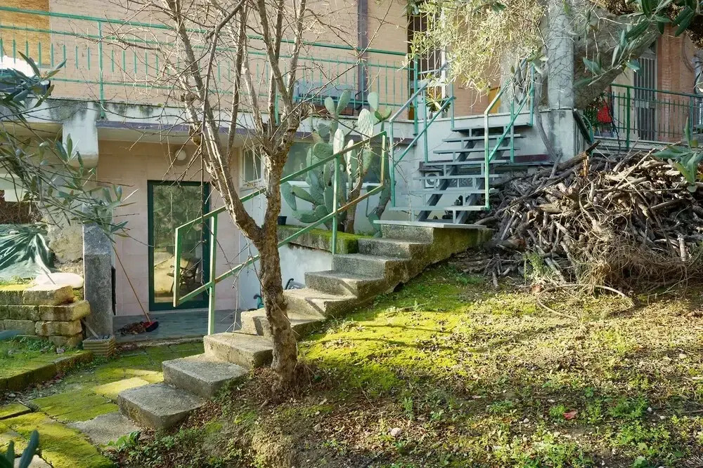 Loft With Private Garden, Close to Shops, Italy