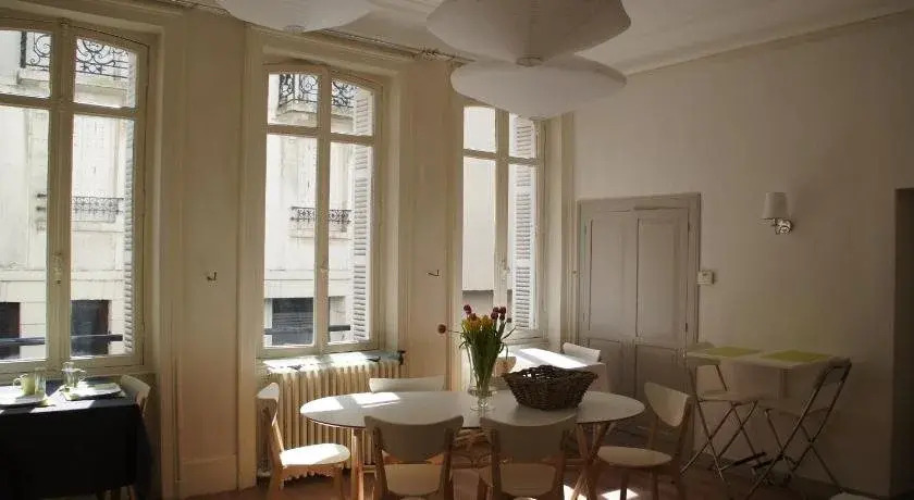 La Petite Cour