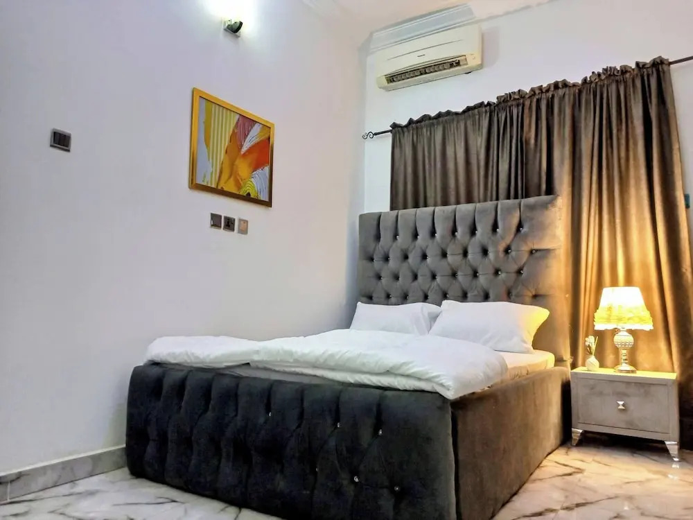 Lovely 2-bedroom Serviced Apartment With a Balcony