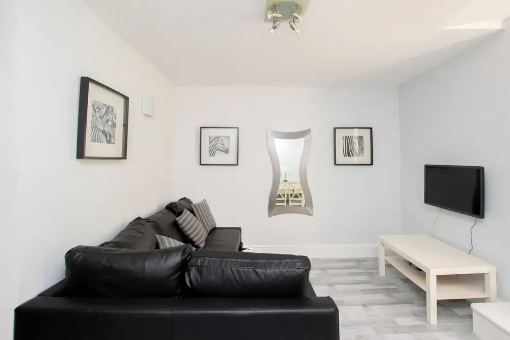 Large Garden Apartment Central Bristol