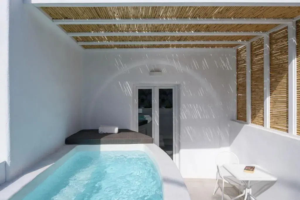 Daedalus Hotel