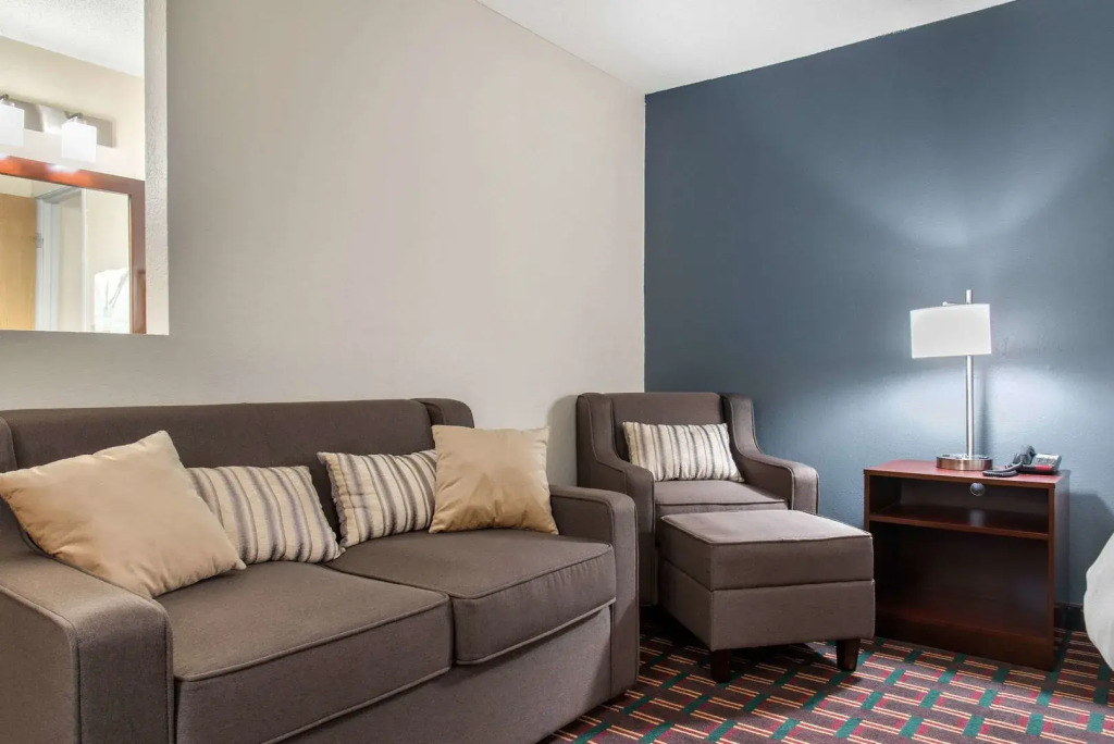 New Prague Inn & Suites, New Prauge